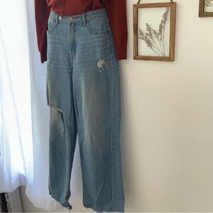 Old Navy Women's Light Blue Distressed Jeans Extra High-Rise Sky-hi wide leg 10